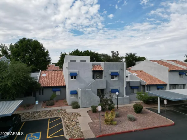 $302,000 | 220 North 22nd Place, Unit 2006, Mesa, AZ 85213