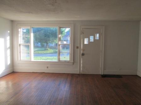 304 Friar Road Chattanooga, TN 37421 - Photo 2 of 11 LIVING ROOM