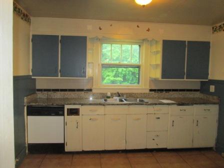 304 Friar Road Chattanooga, TN 37421 - Photo 3 of 11 KITCHEN