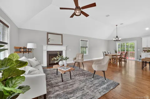 $949,000 | 872 Taconic Woods Road, Yorktown Heights, NY 10598