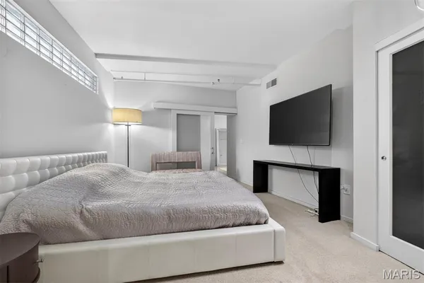 $585,000 | 915 Olive Street, Unit 1605, St. Louis, MO 63101