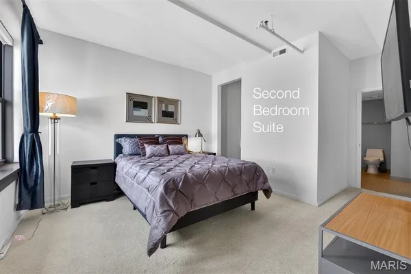 $585,000 | 915 Olive Street, Unit 1605, St. Louis, MO 63101