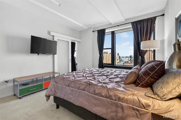 $585,000 | 915 Olive Street, Unit 1605, St. Louis, MO 63101