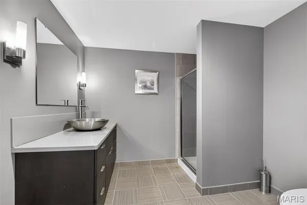 $585,000 | 915 Olive Street, Unit 1605, St. Louis, MO 63101
