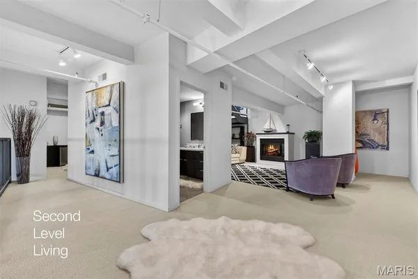 $585,000 | 915 Olive Street, Unit 1605, St. Louis, MO 63101