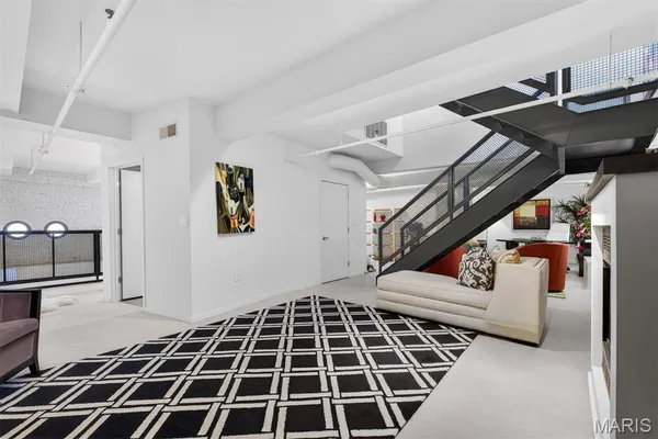 $585,000 | 915 Olive Street, Unit 1605, St. Louis, MO 63101