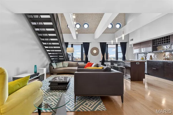 $585,000 | 915 Olive Street, Unit 1605, St. Louis, MO 63101