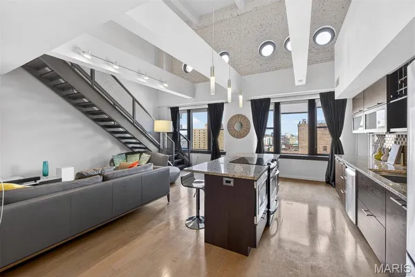 $585,000 | 915 Olive Street, Unit 1605, St. Louis, MO 63101