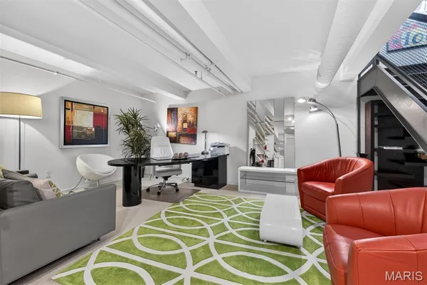 $585,000 | 915 Olive Street, Unit 1605, St. Louis, MO 63101