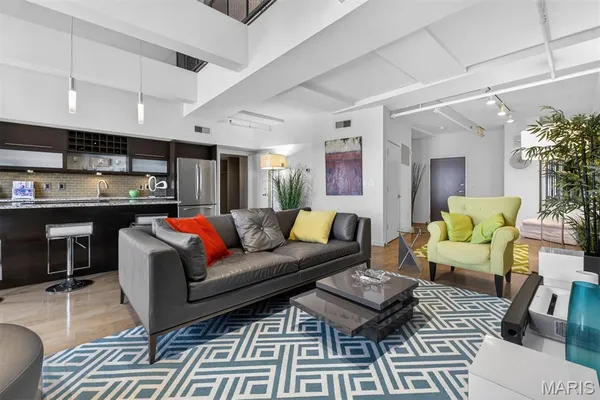 $585,000 | 915 Olive Street, Unit 1605, St. Louis, MO 63101
