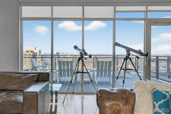 $585,000 | 915 Olive Street, Unit 1605, St. Louis, MO 63101