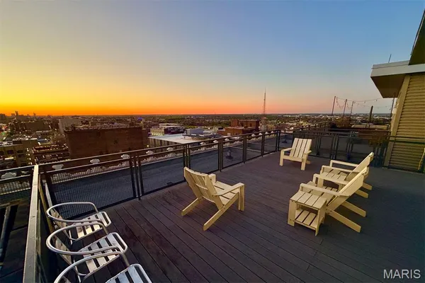 $585,000 | 915 Olive Street, Unit 1605, St. Louis, MO 63101