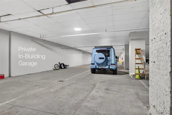 $585,000 | 915 Olive Street, Unit 1605, St. Louis, MO 63101