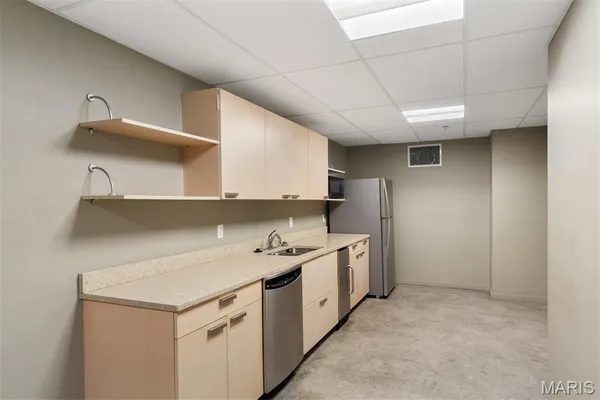 $585,000 | 915 Olive Street, Unit 1605, St. Louis, MO 63101