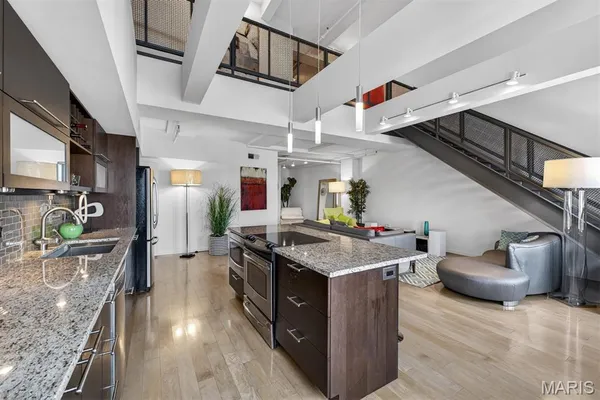 $585,000 | 915 Olive Street, Unit 1605, St. Louis, MO 63101