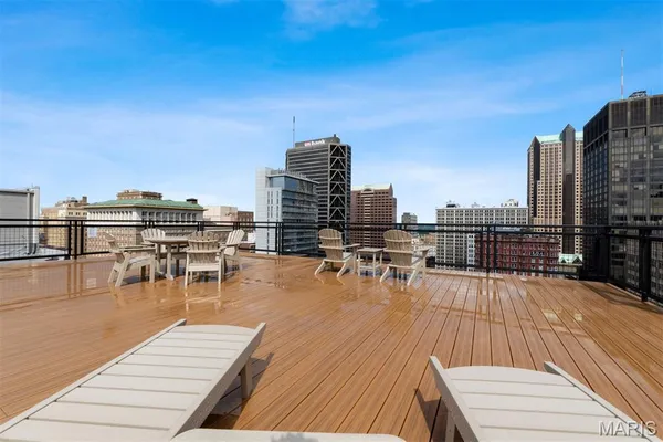 $585,000 | 915 Olive Street, Unit 1605, St. Louis, MO 63101