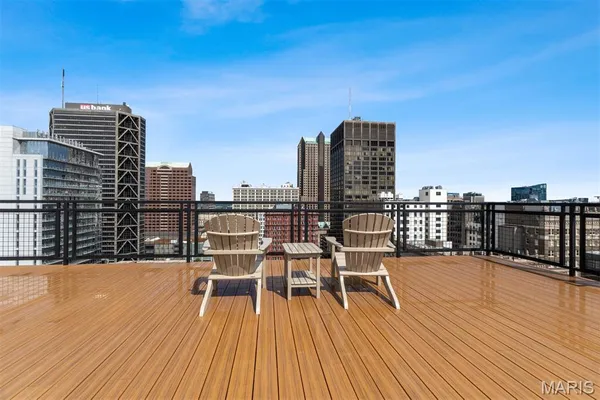 $585,000 | 915 Olive Street, Unit 1605, St. Louis, MO 63101
