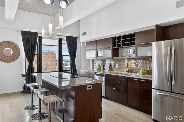 $585,000 | 915 Olive Street, Unit 1605, St. Louis, MO 63101
