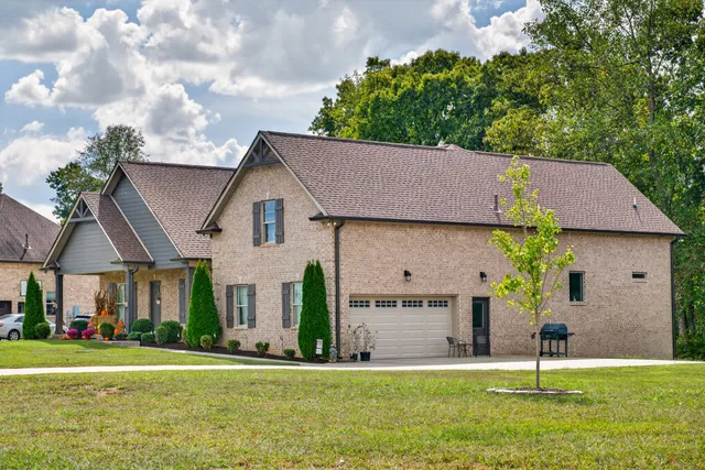 $619,900 | 4100 Ironwood Drive, Greenbrier, TN 37073