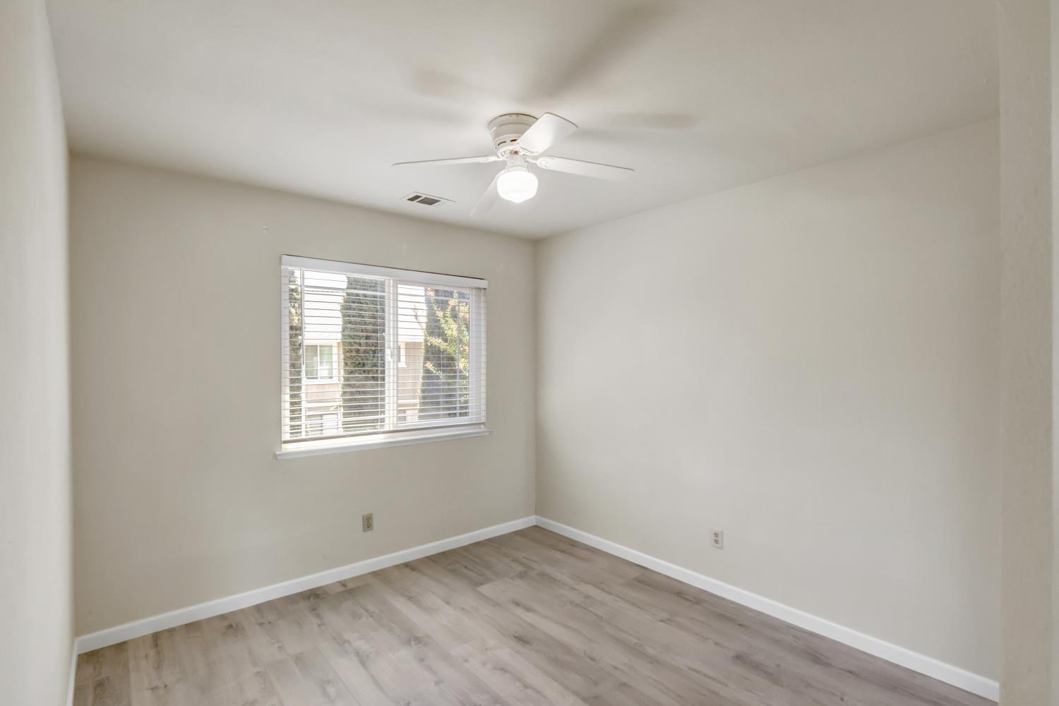 6932 Springmont Drive Elk Grove, CA 95758 - Photo 34 of 47