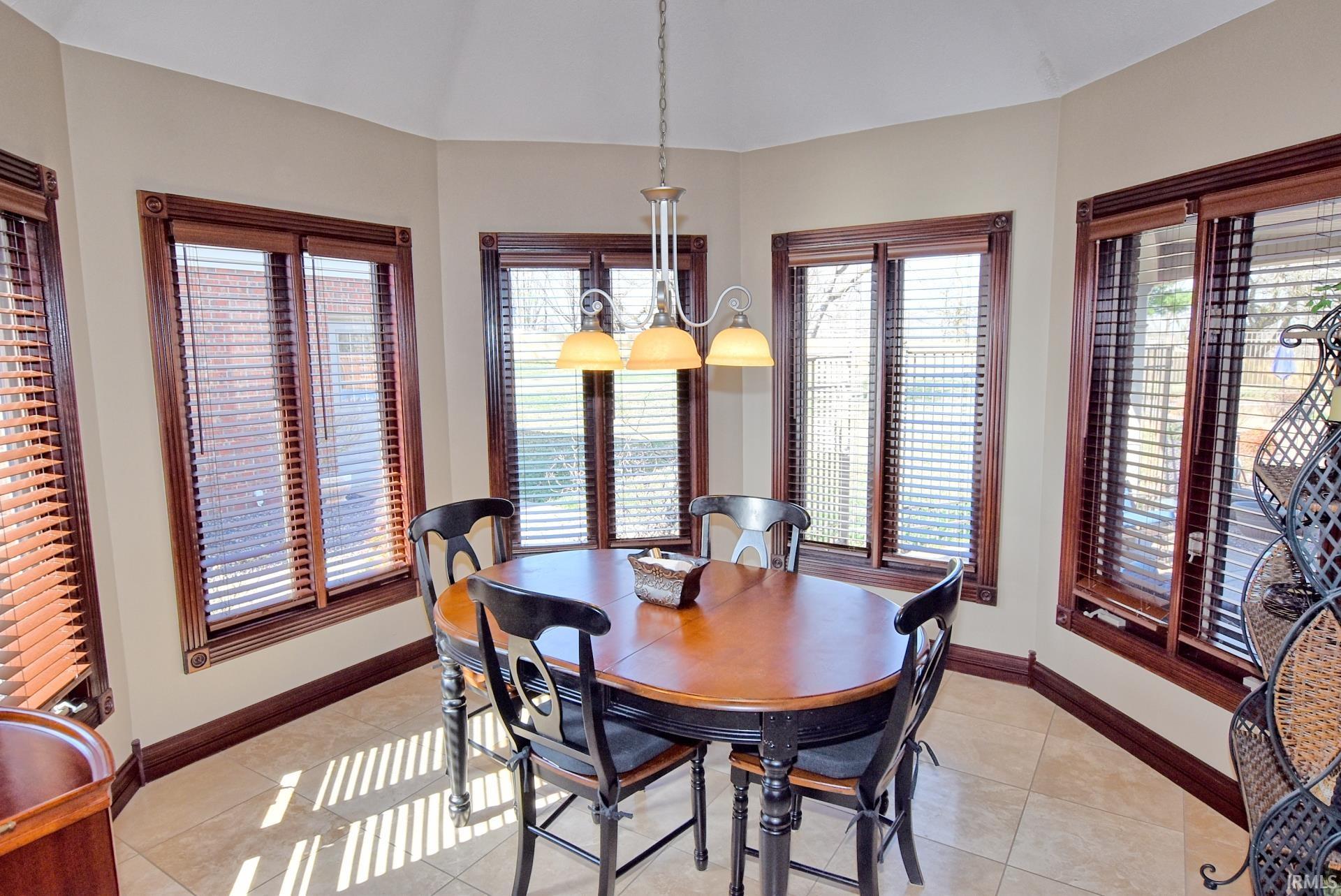 11640 Blue Grass Road Evansville, IN 47725 - Photo 9 of 36 Gallery Image 9