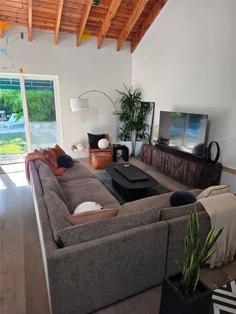 $10,000 | 2848 Southwest 22nd Avenue, Miami, FL 33133