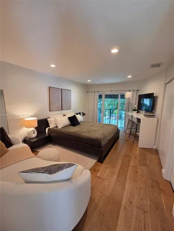 $10,000 | 2848 Southwest 22nd Avenue, Miami, FL 33133