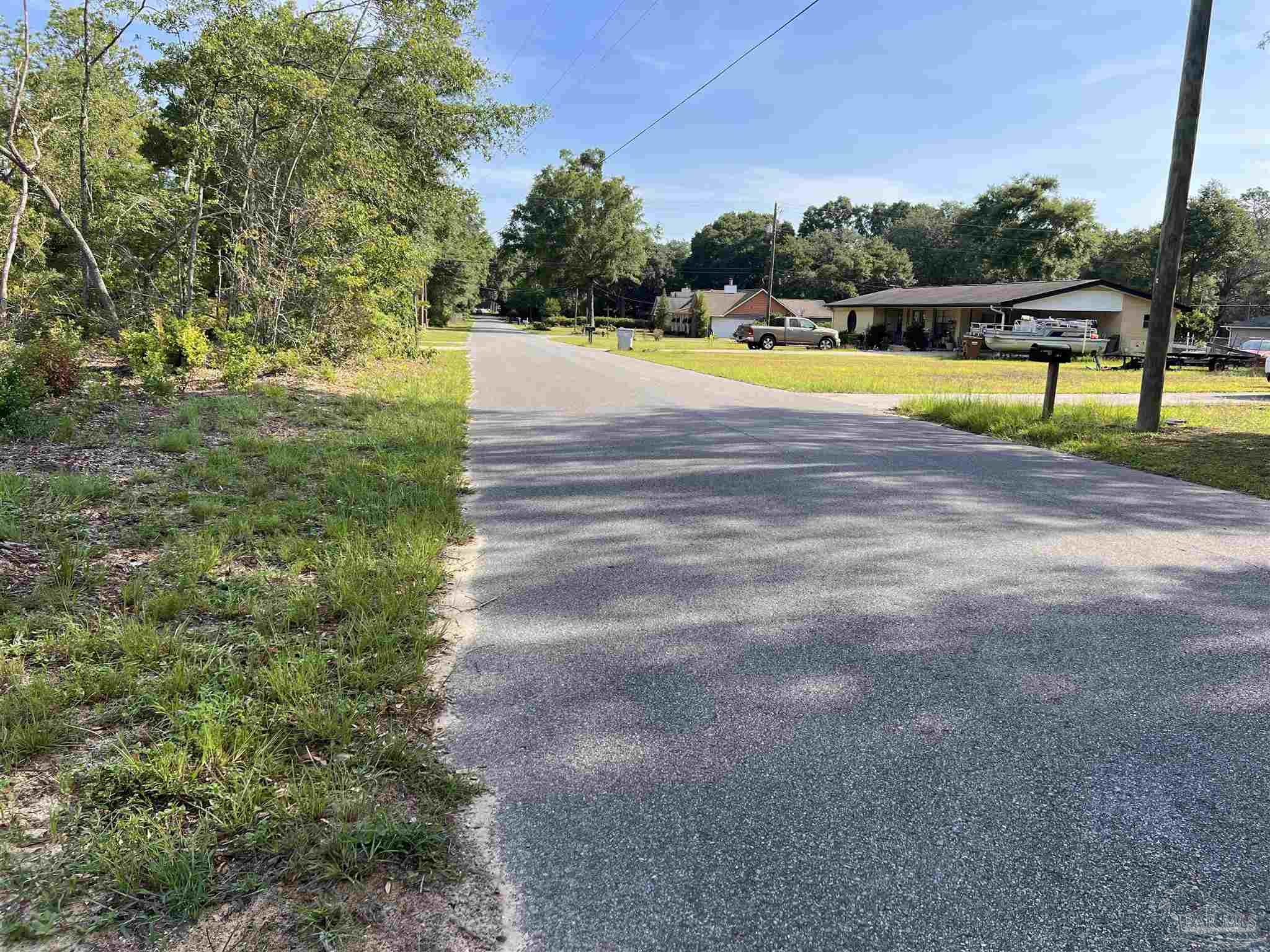 A Kembro Road Milton, FL 32570 - Photo 3 of 8