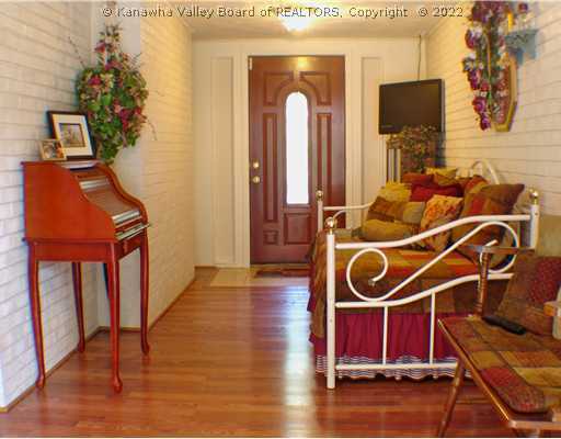 134 Burning Springs Road Belle, WV 25015 - Photo 10 of 16 Den/Family/Great Room.
