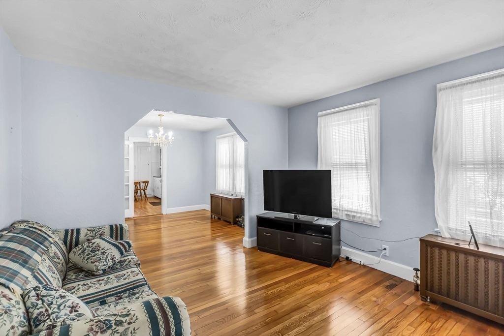 44 Cherrelyn Street Springfield, MA 01104 - Photo 12 of 36