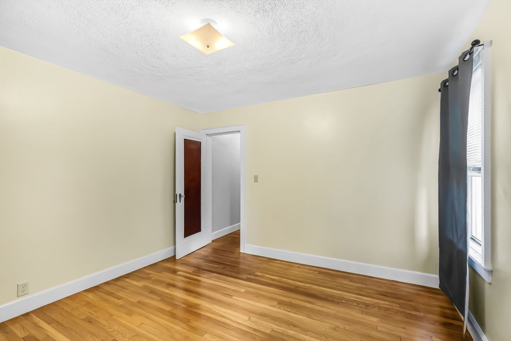 44 Cherrelyn Street Springfield, MA 01104 - Photo 27 of 36