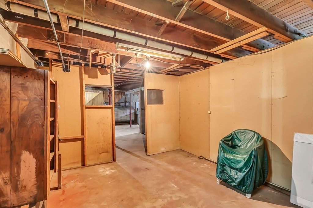 44 Cherrelyn Street Springfield, MA 01104 - Photo 31 of 36