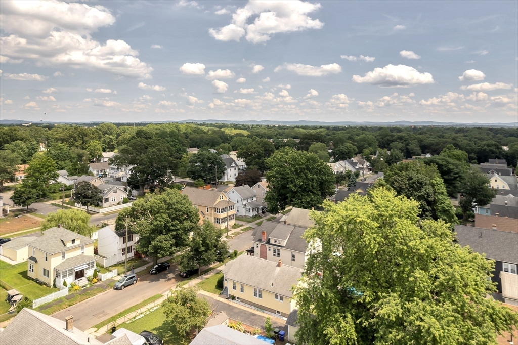 44 Cherrelyn Street Springfield, MA 01104 - Photo 6 of 36 a view of a city
