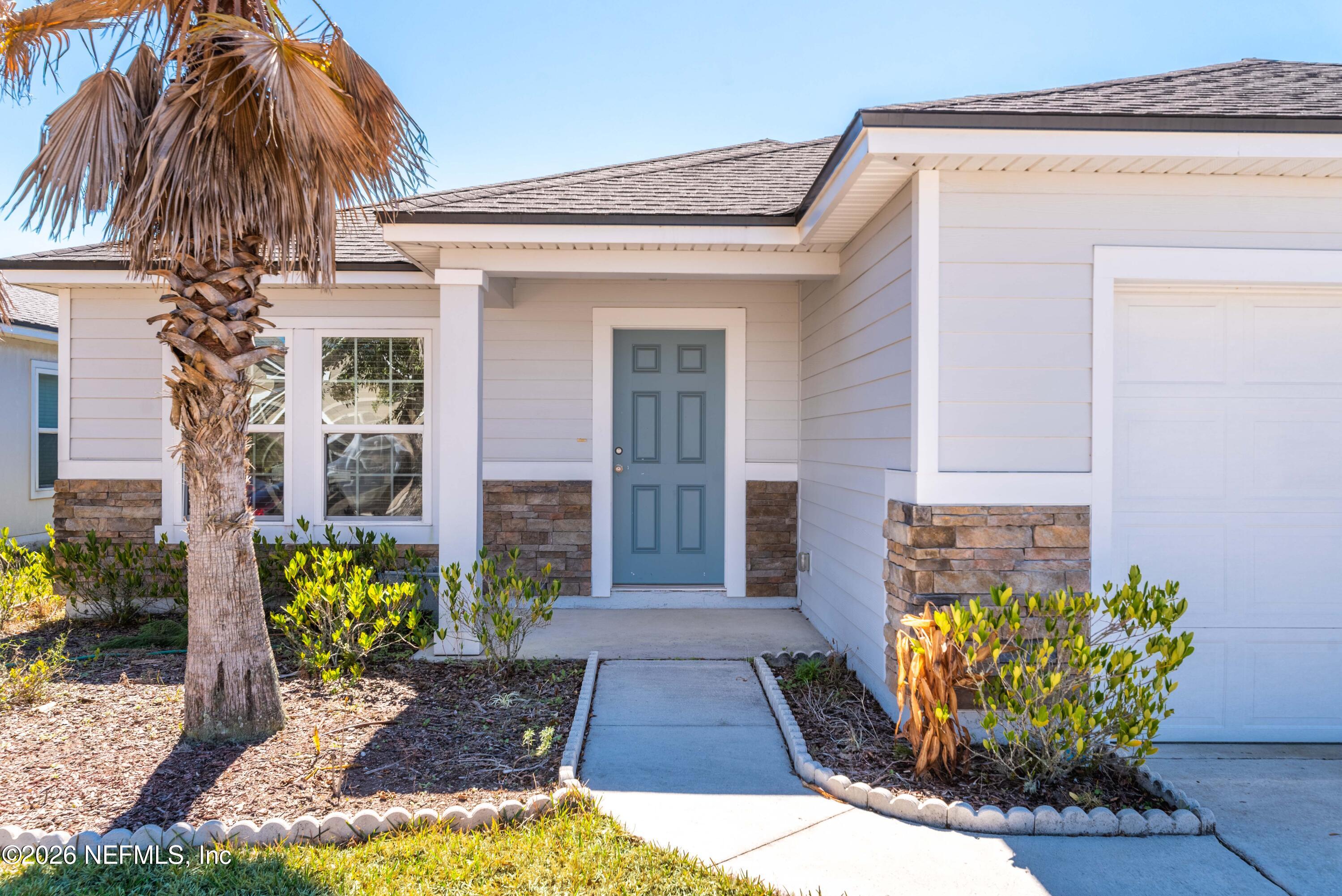 9862 Soldier Court Jacksonville, FL 32221 - Photo 3 of 30 a front view of a house