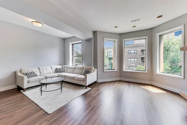 $720,000 | 3810 North Fremont Street, Unit 2B, Chicago, IL 60613