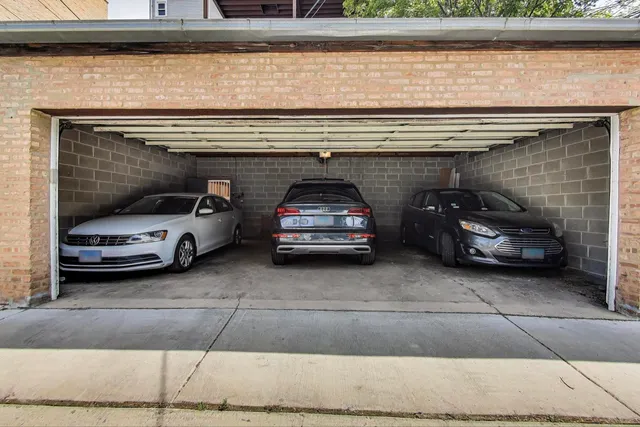 $720,000 | 3810 North Fremont Street, Unit 2B, Chicago, IL 60613