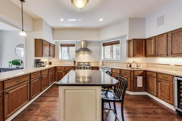 $720,000 | 3810 North Fremont Street, Unit 2B, Chicago, IL 60613