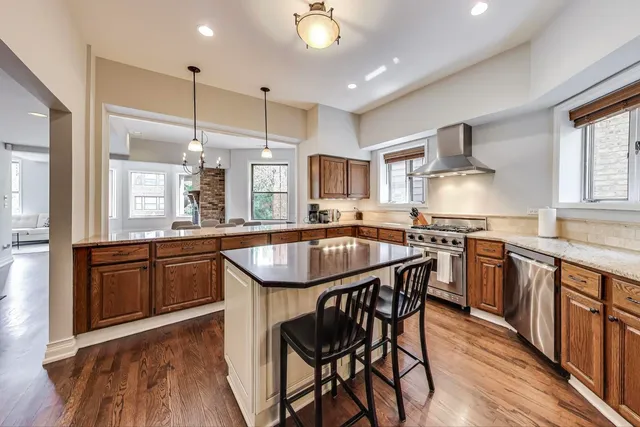 $720,000 | 3810 North Fremont Street, Unit 2B, Chicago, IL 60613