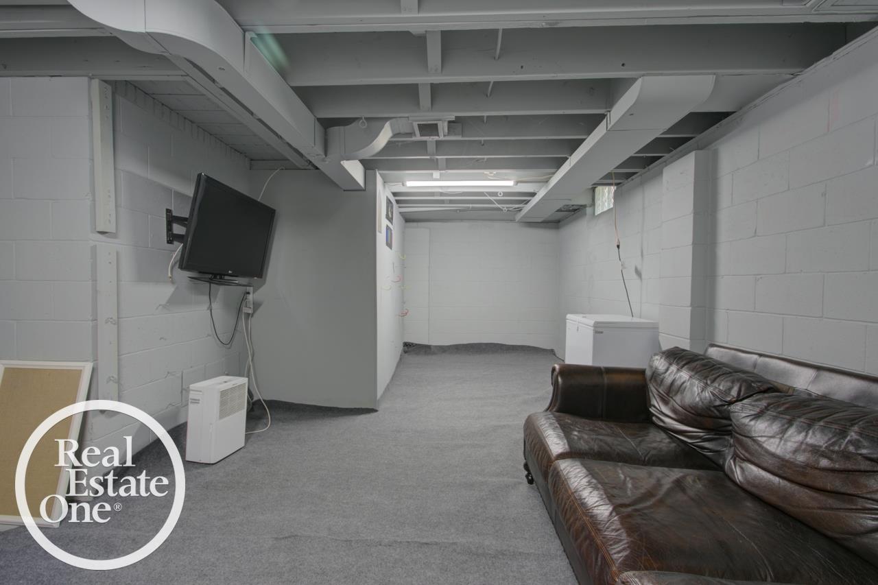 212 Moross Road Grosse Pointe Farms, MI 48236 - Photo 32 of 47