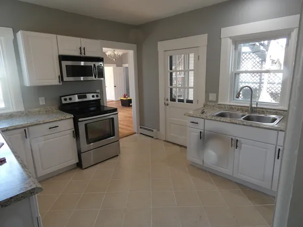 $1,800 | 94 Maple Street, Unit 1A, Gardner, MA 01440
