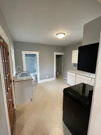 $1,800 | 94 Maple Street, Unit 1A, Gardner, MA 01440