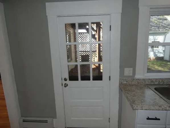 $1,800 | 94 Maple Street, Unit 1A, Gardner, MA 01440