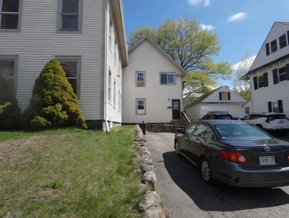 $1,800 | 94 Maple Street, Unit 1A, Gardner, MA 01440