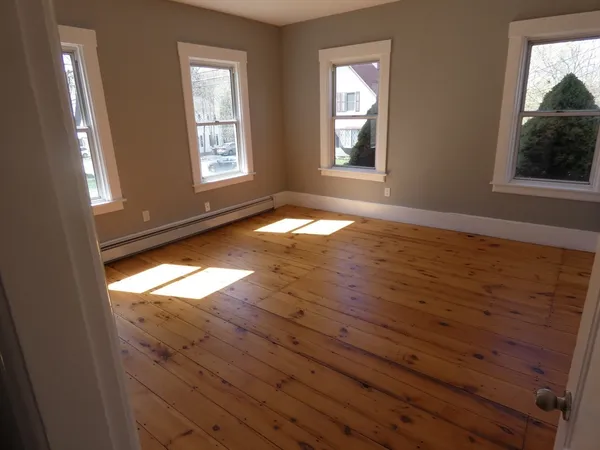$1,800 | 94 Maple Street, Unit 1A, Gardner, MA 01440
