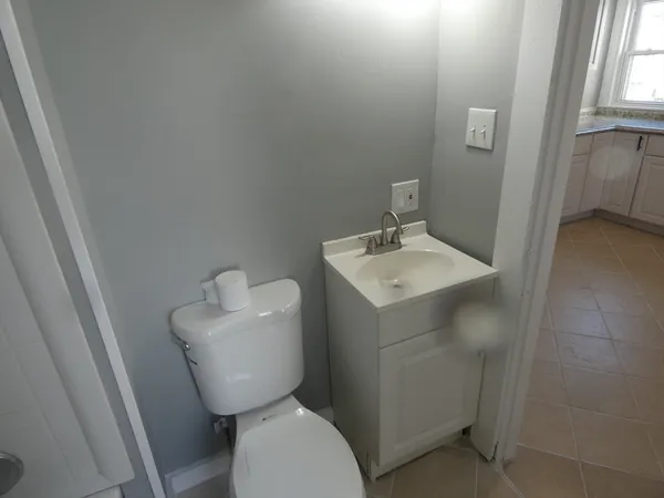 $1,800 | 94 Maple Street, Unit 1A, Gardner, MA 01440