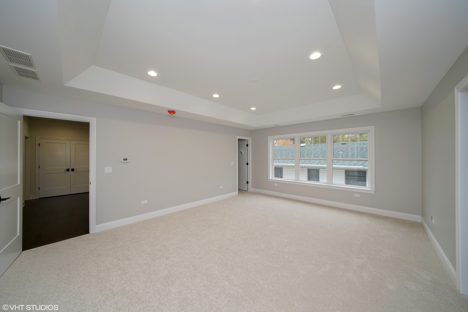 1205 Ridge Road Westmont, IL 60527 - Photo 12 of 16 a view of an empty room with a window