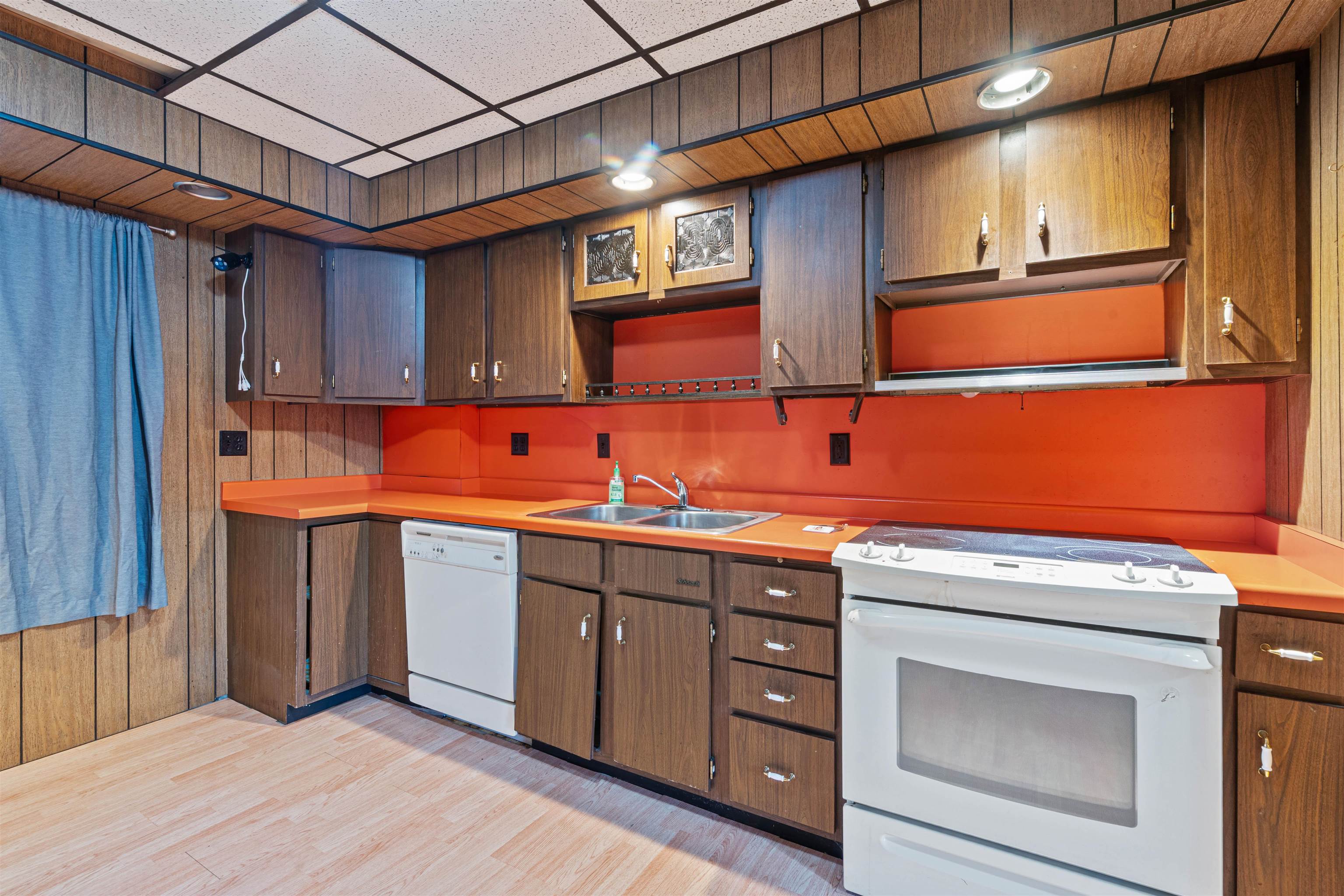 4306 East 2nd Street Superior, WI 54880 - Photo 9 of 26