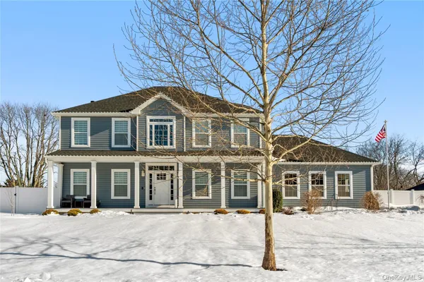 $1,150,000 | 3 Manor Court, Mount Sinai, NY 11766