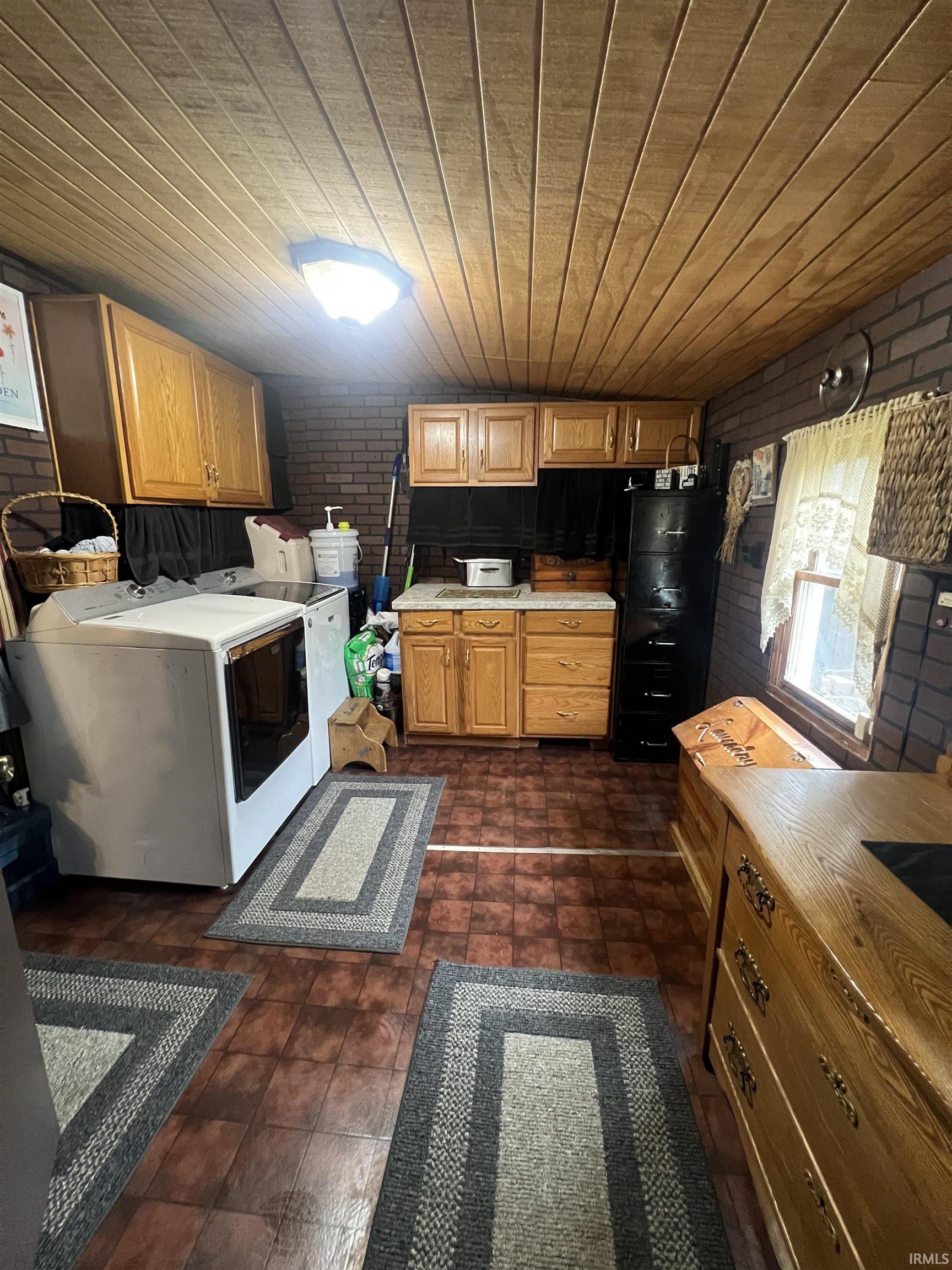 161 South Jackson Street Andrews, IN 46702 - Photo 10 of 17