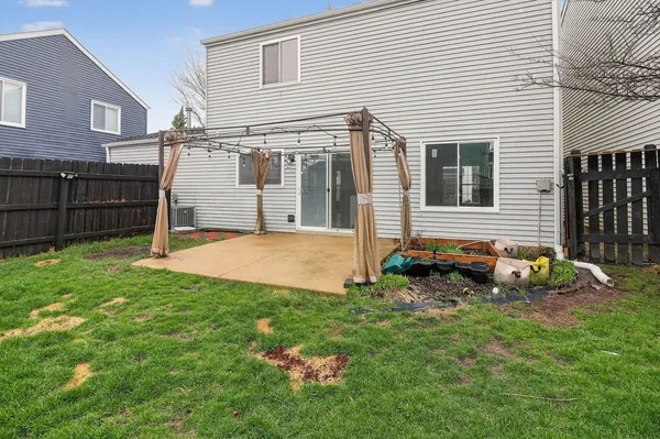 $265,000 | 1735 Windcrest Lane, Aurora, IL 60504